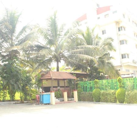 Hotel Stay By The Way Mysore Esterno foto