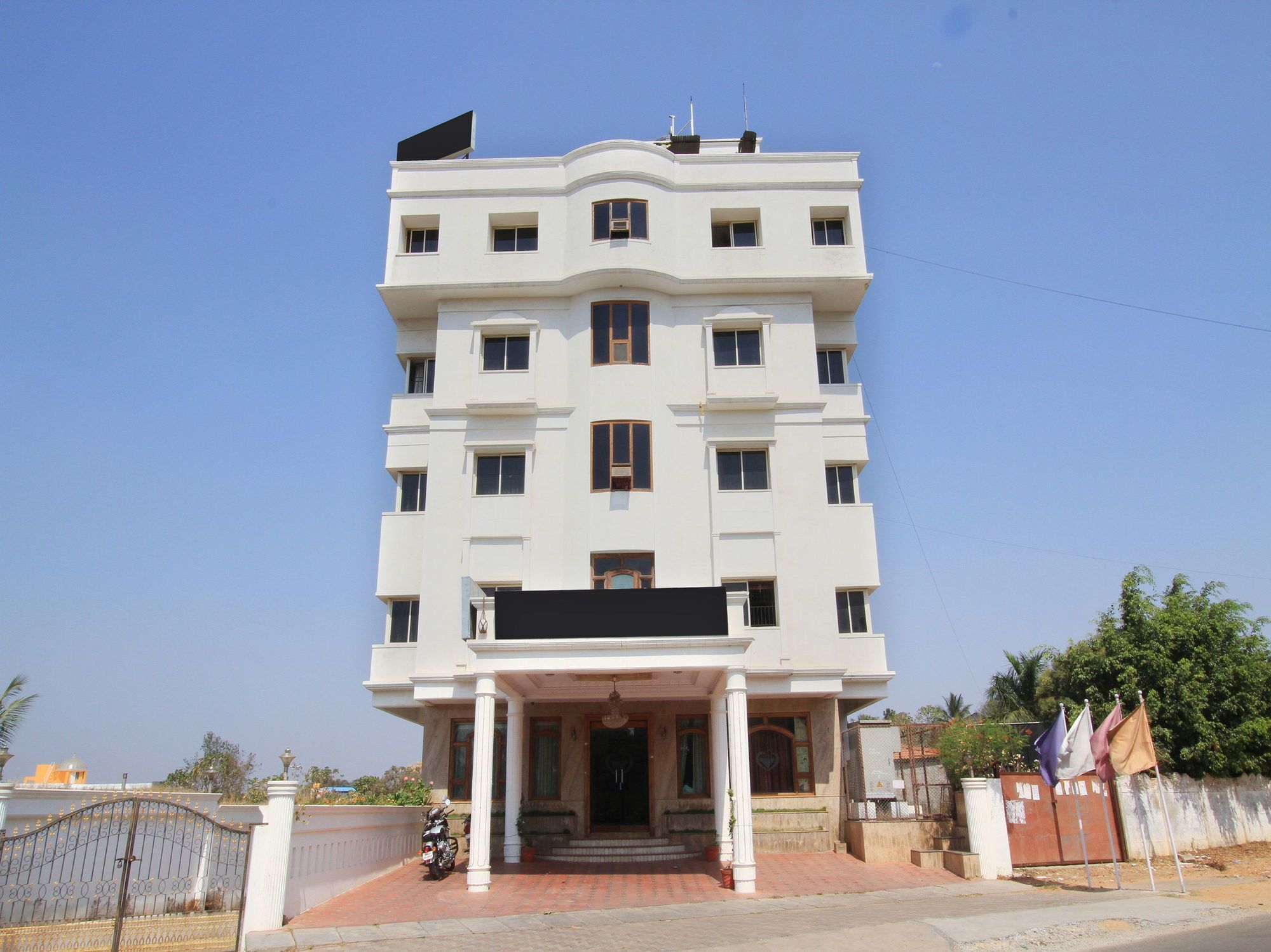 Hotel Stay By The Way Mysore Esterno foto