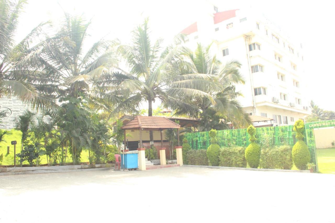 Hotel Stay By The Way Mysore Esterno foto