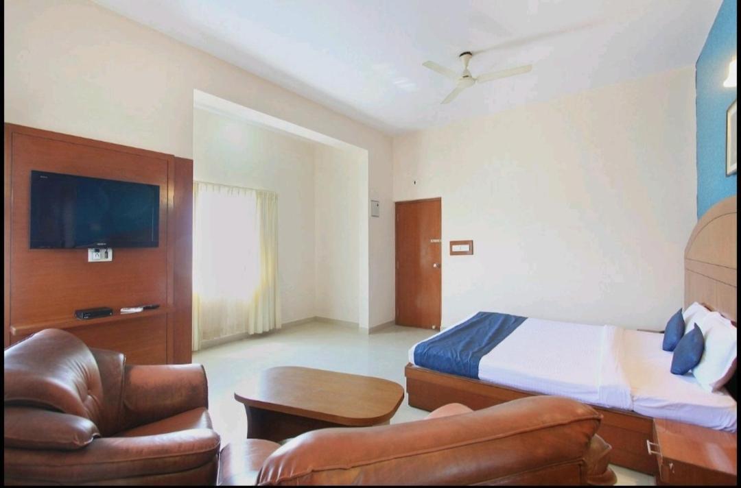 Hotel Stay By The Way Mysore Esterno foto