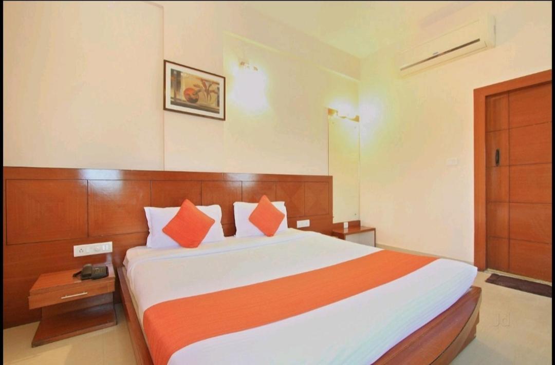 Hotel Stay By The Way Mysore Esterno foto