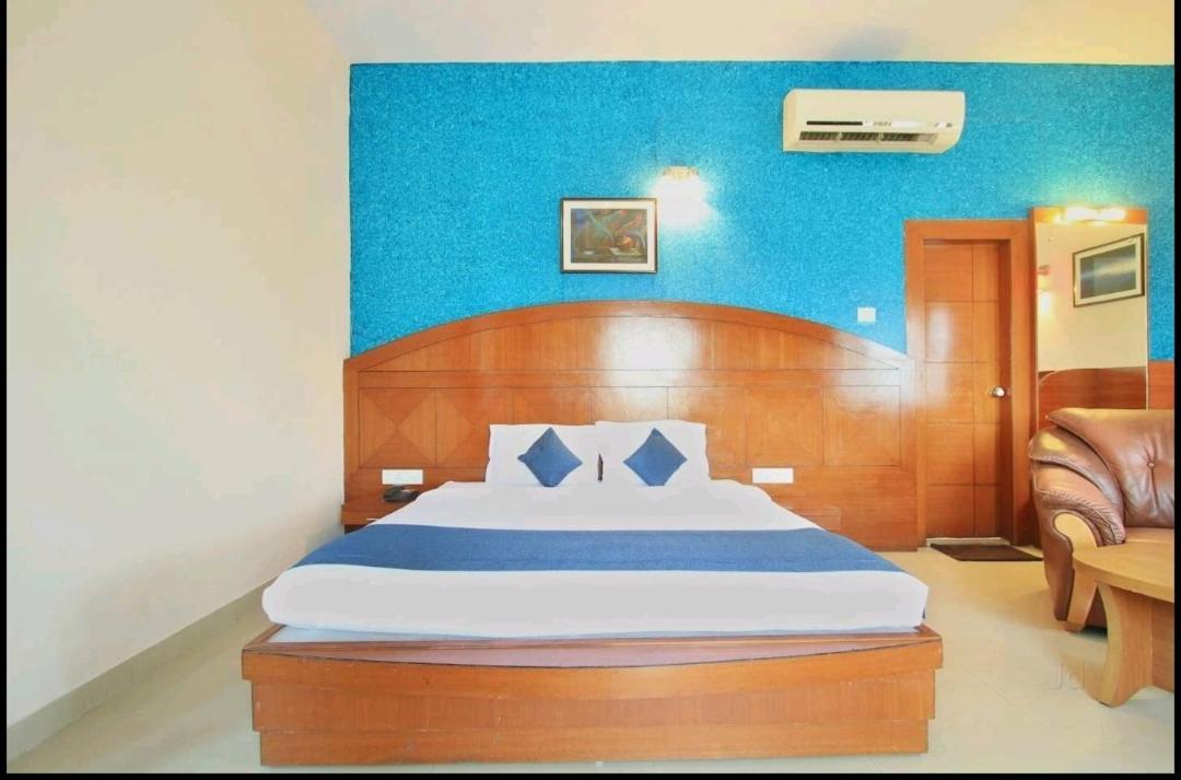 Hotel Stay By The Way Mysore Esterno foto