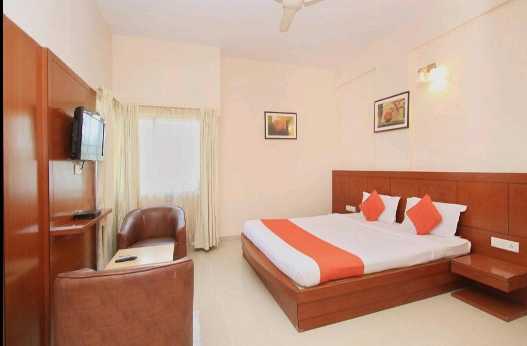 Hotel Stay By The Way Mysore Esterno foto