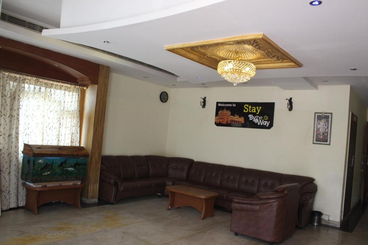 Hotel Stay By The Way Mysore Esterno foto