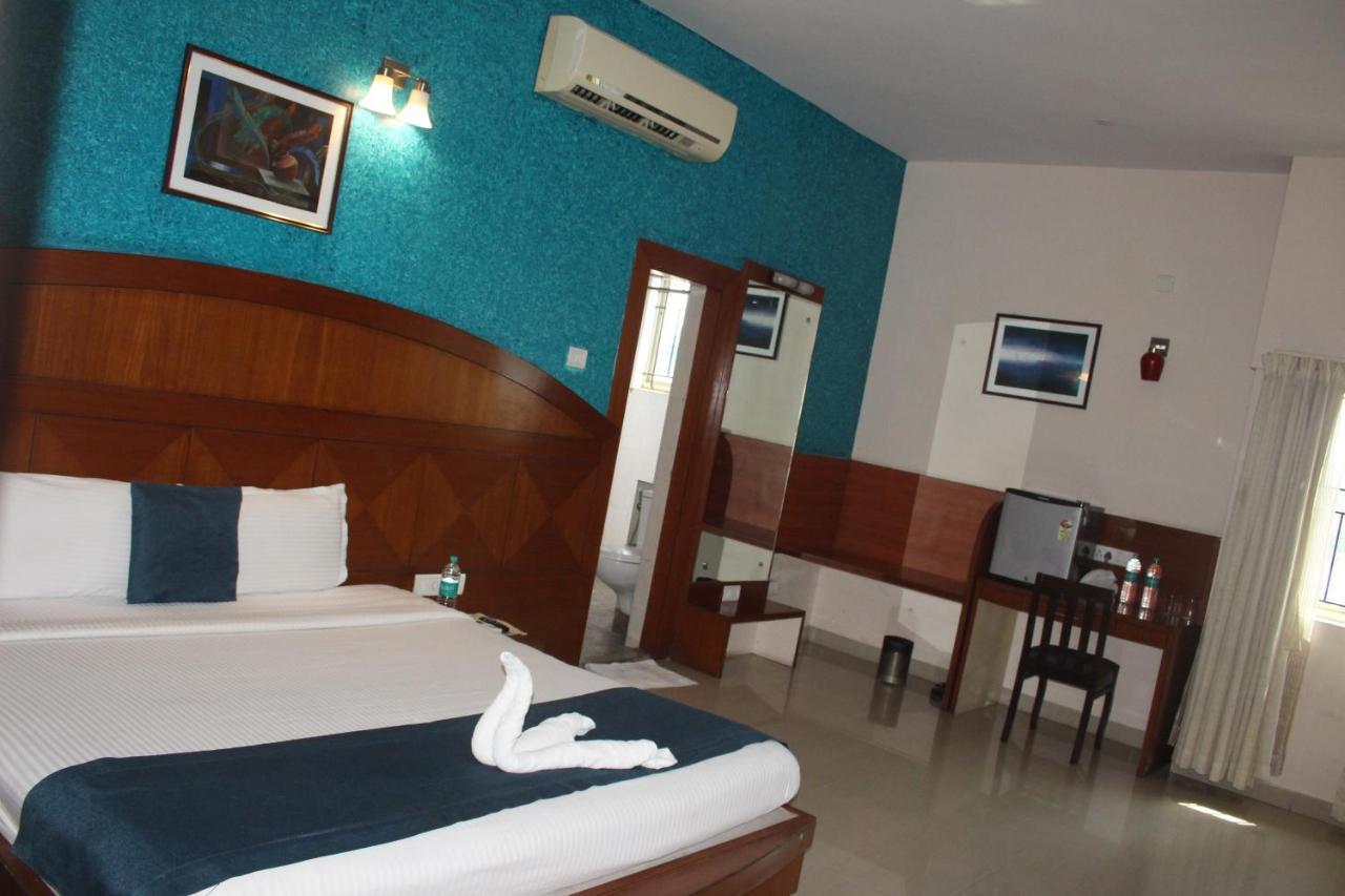 Hotel Stay By The Way Mysore Esterno foto
