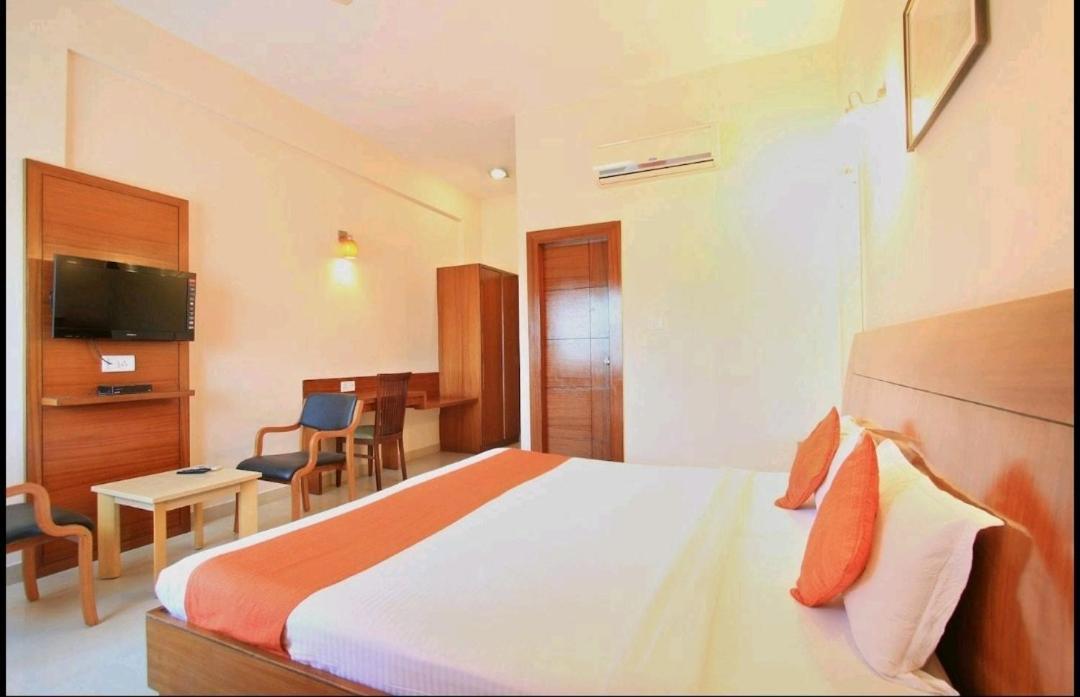 Hotel Stay By The Way Mysore Esterno foto