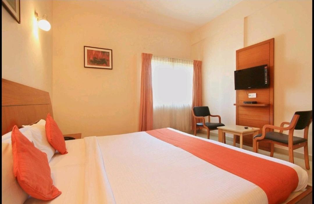 Hotel Stay By The Way Mysore Esterno foto