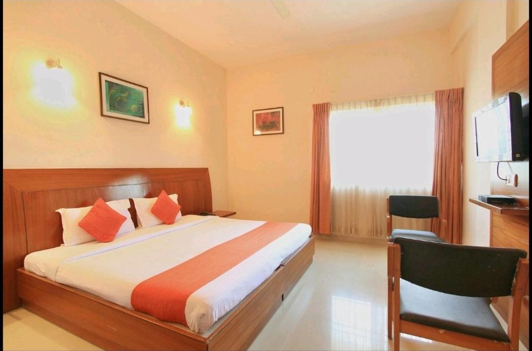 Hotel Stay By The Way Mysore Esterno foto